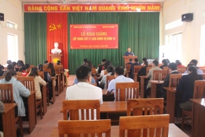Khai giảng lớp Trung cấp lý luận chính trị khóa 16 hệ không tập trung (huyện Hà Quảng)