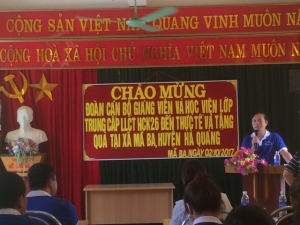 Khoa Nhà nước và Pháp luật phối hợp với lớp Trung cấp lý luận chính trị - hành chính khóa 26 đi nghiên cứu thực tế tại xã Mã Ba, huyện Hà Quảng