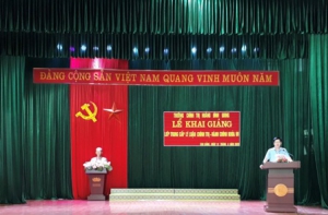 Khai giảng lớp Trung cấp lý luận chính trị - hành chính khóa 69