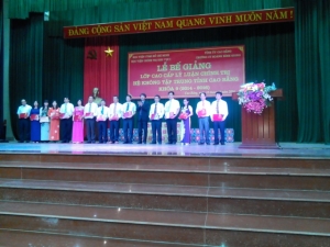 Bế giảng lớp Cao cấp lý luận chính trị hệ không tập trung tỉnh Cao Bằng khóa 9, năm học 2014 - 2016