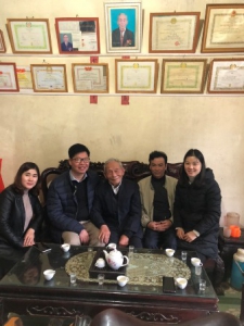 Trường Chính trị Hoàng Đình Giong thăm, tặng quà  chúc tết các đồng chí nguyên lãnh đạo Nhà trường