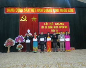 Bế giảng lớp Bồi dưỡng ngạch chuyên viên khóa 69