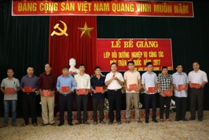 Bế giảng lớp Bồi dưỡng nghiệp vụ công tác Mặt trận Tổ quốc năm 2017