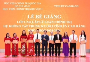 Bế giảng Lớp Cao cấp lý luận chính trị Hệ không tập trung K71.B13 Tỉnh ủy Cao Bằng, khóa học 2024-2026