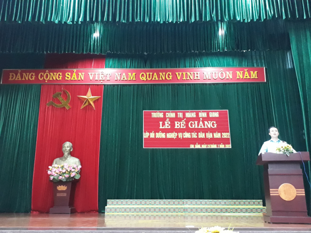 Description: D:\Phòng QLĐT &NCKH\Trang Web Nhà trường\Tin quý 2 năm 2022\Tin bế giảng lớp dân vận\image.png